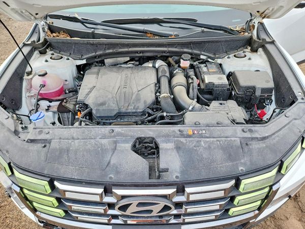 2025 HYUNDAI SANTA CRUZ Limited — Engine bay