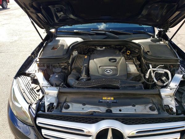 2018 MERCEDES-BENZ GLC GLC 300-4M — Engine bay