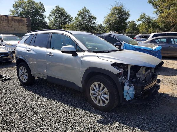 2024 TOYOTA COROLLA CROSS — Passenger 3/4