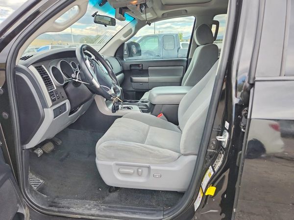 2016 TOYOTA SEQUOIA SR5 Grade — DENT