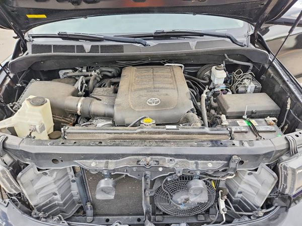 2016 TOYOTA SEQUOIA SR5 Grade — Engine bay