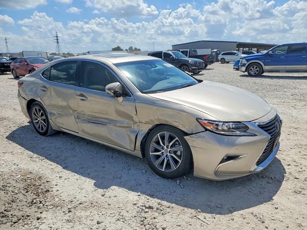 2017 LEXUS ES 300h