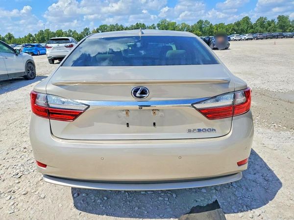 2017 LEXUS ES 300h