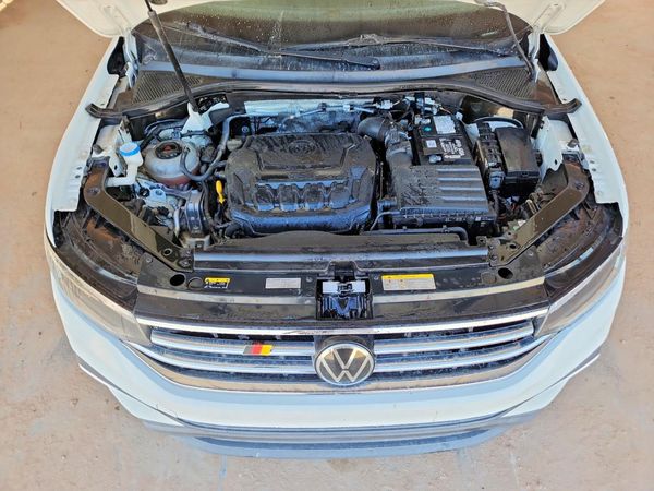 2022 VOLKSWAGEN TIGUAN SE — Engine bay