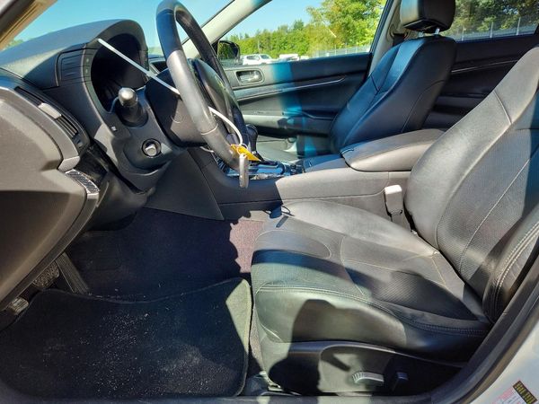 2013 INFINITI G37