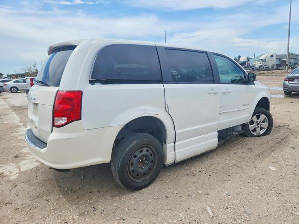 2018 DODGE GRAND CARAVAN SE