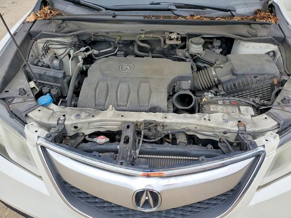 2015 ACURA RDX Technology Package — Engine bay