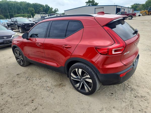 2025 VOLVO XC40 Plus Dark