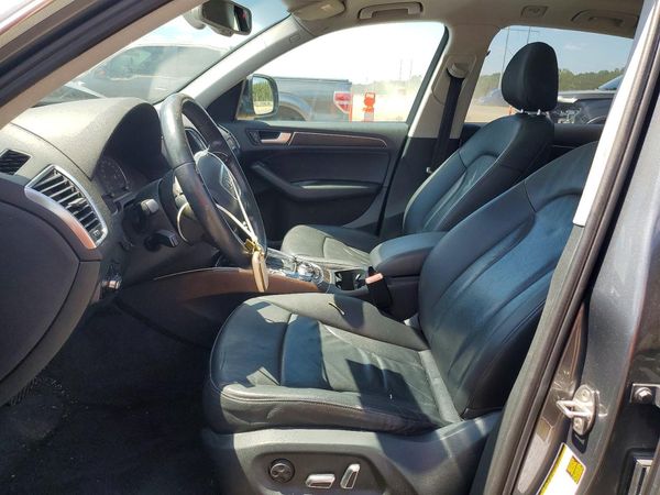 2015 AUDI Q5 Premium Plus — DENT