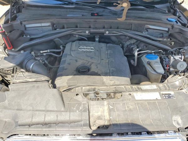 2015 AUDI Q5 Premium Plus — Engine bay