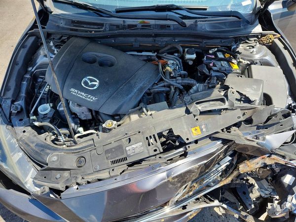 2014 MAZDA 3 Grand Touring/GT — Engine bay