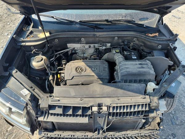 2019 VOLKSWAGEN ATLAS — Engine bay