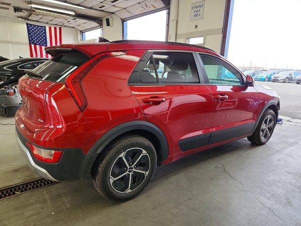 2023 KIA NIRO EX