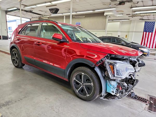 2023 KIA NIRO EX