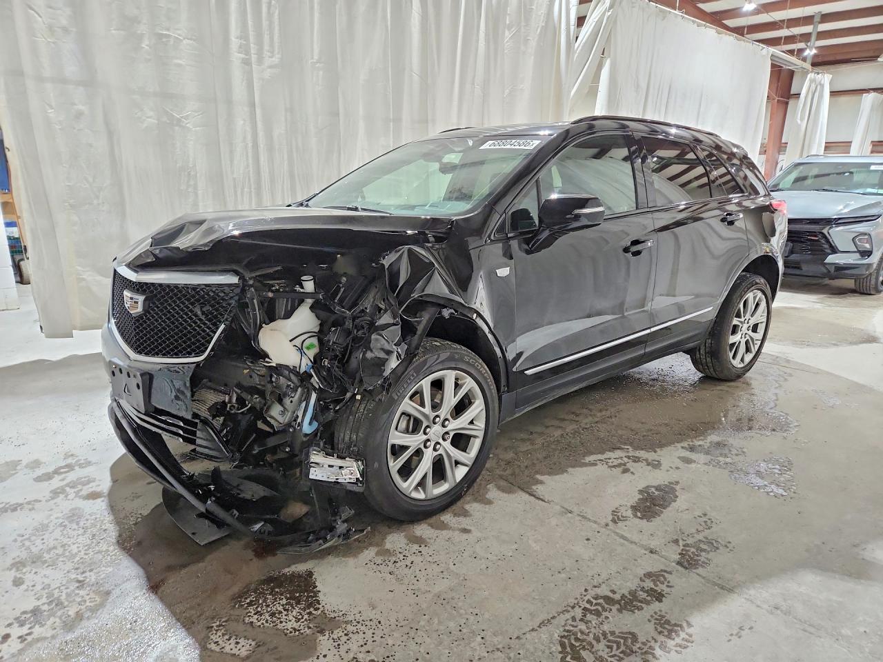 2020 CADILLAC XT5 Sport — Front 3/4