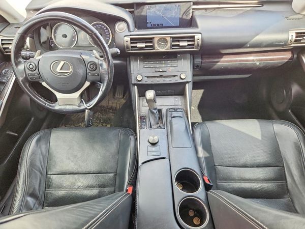 2016 LEXUS IS 300 — CKPT