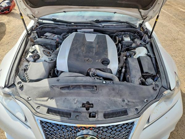 2016 LEXUS IS 300 — Engine bay