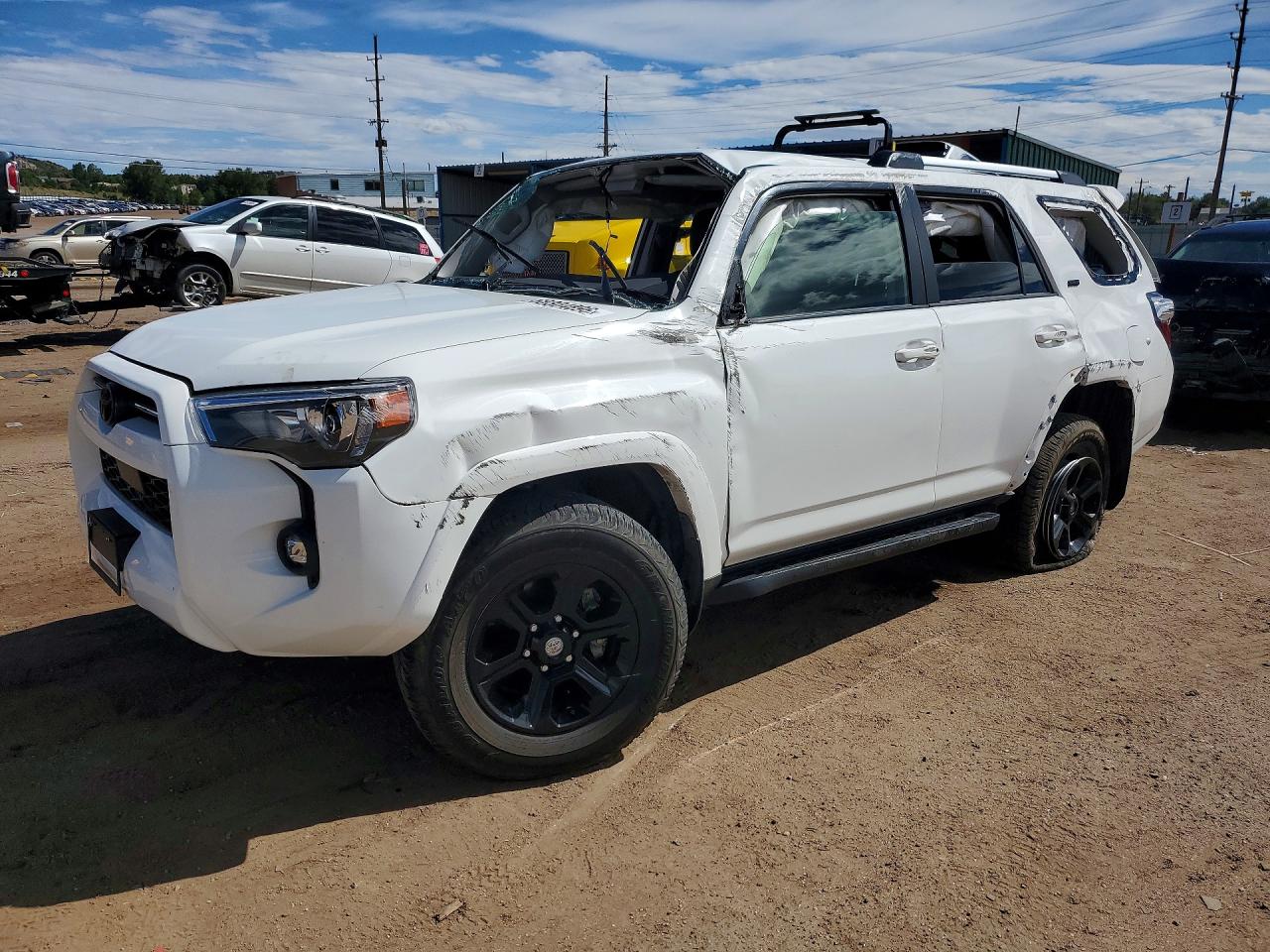 2023 TOYOTA 4RUNNER SR5 Prem — Front 3/4