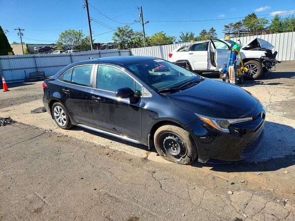2024 TOYOTA COROLLA — Passenger 3/4