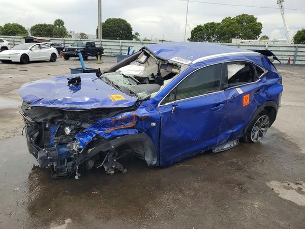 2021 LEXUS NX 300 F Sport Comfort — Front 3/4