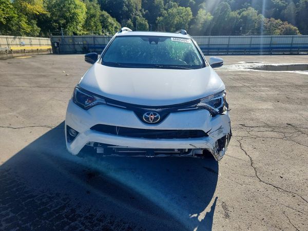 2018 TOYOTA RAV4 Adventure/XLE