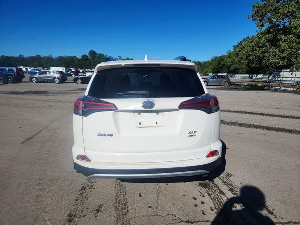2018 TOYOTA RAV4 Adventure/XLE