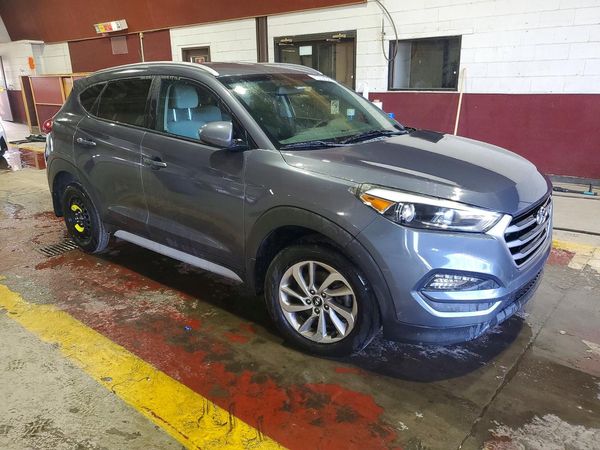 2017 HYUNDAI TUCSON — Passenger 3/4