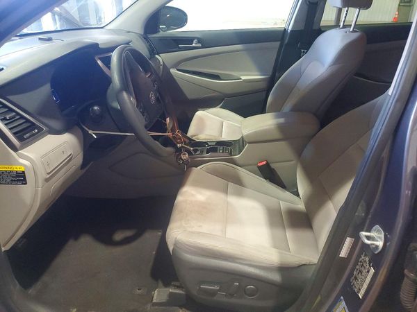 2017 HYUNDAI TUCSON — DENT