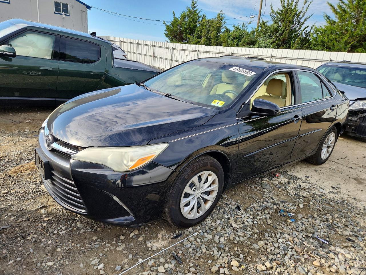 2015 TOYOTA CAMRY — Front 3/4