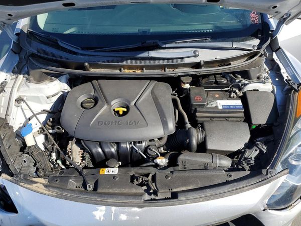 2013 HYUNDAI ELANTRA — Engine bay