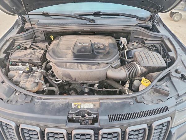 2018 JEEP GRAND CHEROKEE Trailhawk — Engine bay
