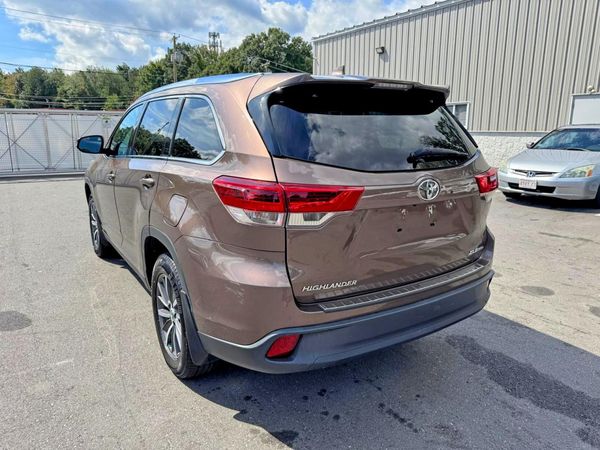 2019 TOYOTA HIGHLANDER SE/XLE