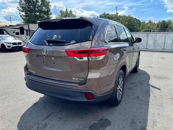 2019 TOYOTA HIGHLANDER SE/XLE
