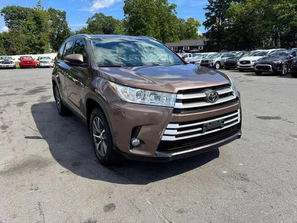 2019 TOYOTA HIGHLANDER SE/XLE