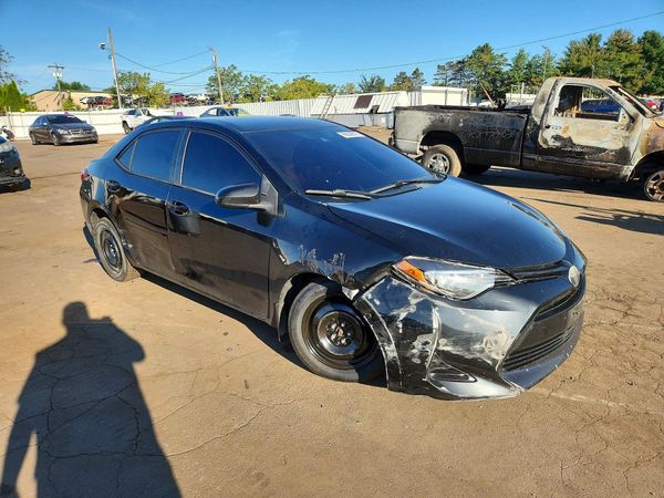 2018 TOYOTA COROLLA — Passenger 3/4