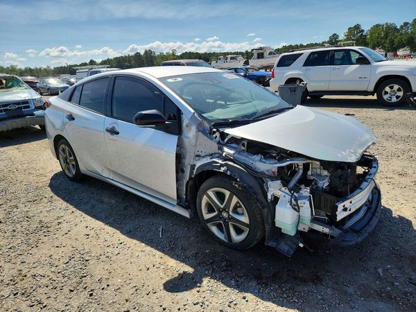 2022 TOYOTA PRIUS