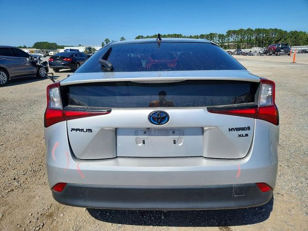 2022 TOYOTA PRIUS