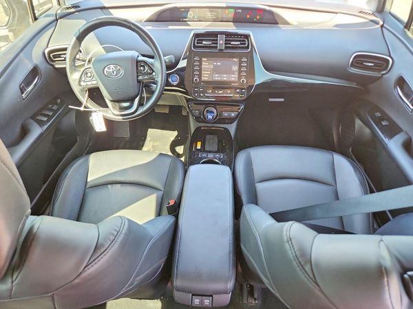 2022 TOYOTA PRIUS