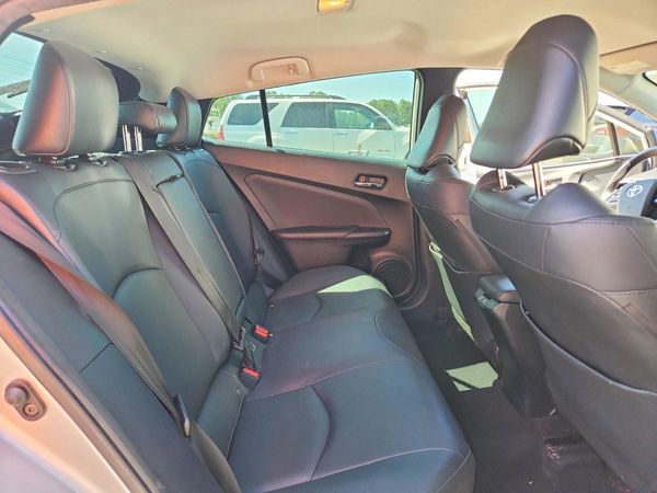 2022 TOYOTA PRIUS