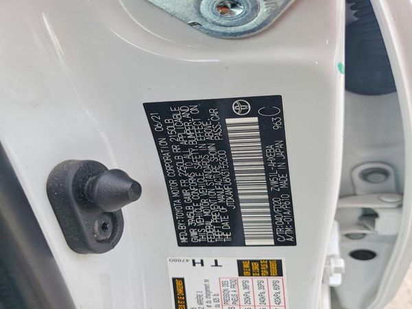 2022 TOYOTA PRIUS