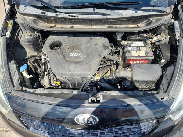 2013 KIA RIO — Engine bay