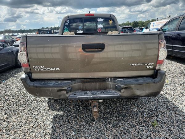 2014 TOYOTA TACOMA Delux Grade