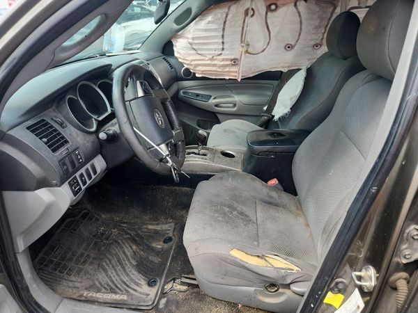 2014 TOYOTA TACOMA Delux Grade