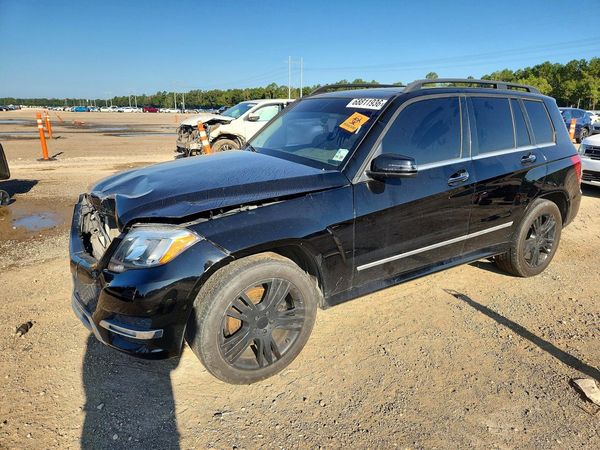 2013 MERCEDES-BENZ GLK GLK350 — Front 3/4