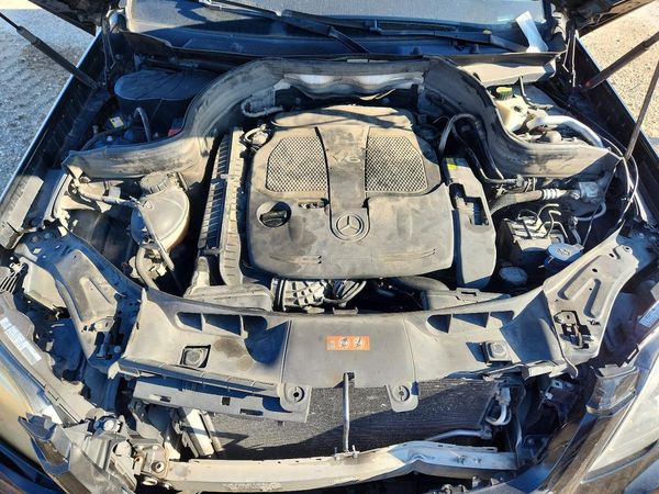 2013 MERCEDES-BENZ GLK GLK350 — Engine bay