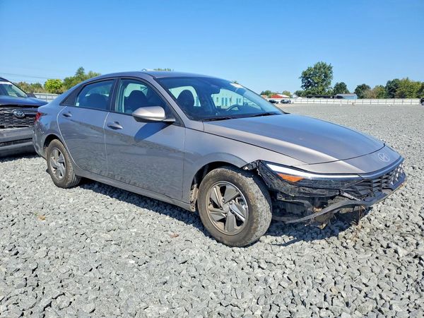 2025 HYUNDAI ELANTRA SE — Passenger 3/4