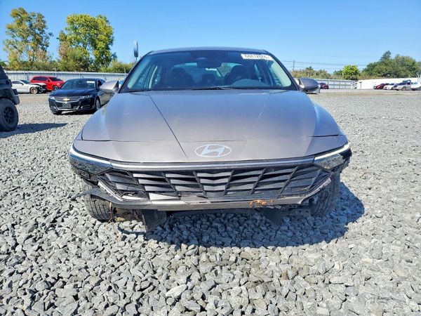 2025 HYUNDAI ELANTRA SE — DIRF