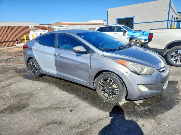 2013 HYUNDAI ELANTRA