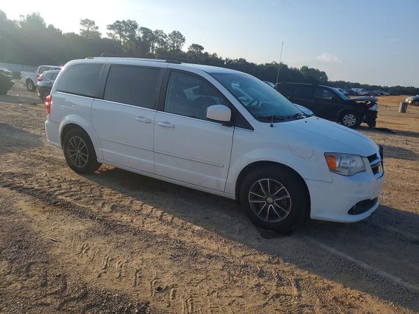 2017 DODGE GRAND CARAVAN — Passenger 3/4