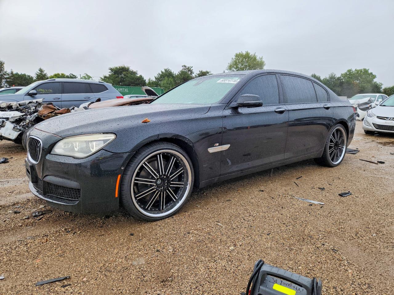 2015 BMW 750 — Front 3/4
